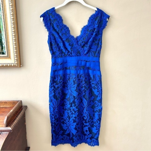 Tadashi Shoji Embroidered Lace Cocktail Sheath Dress in Royal Blue Black Size 2P - Picture 3 of 11